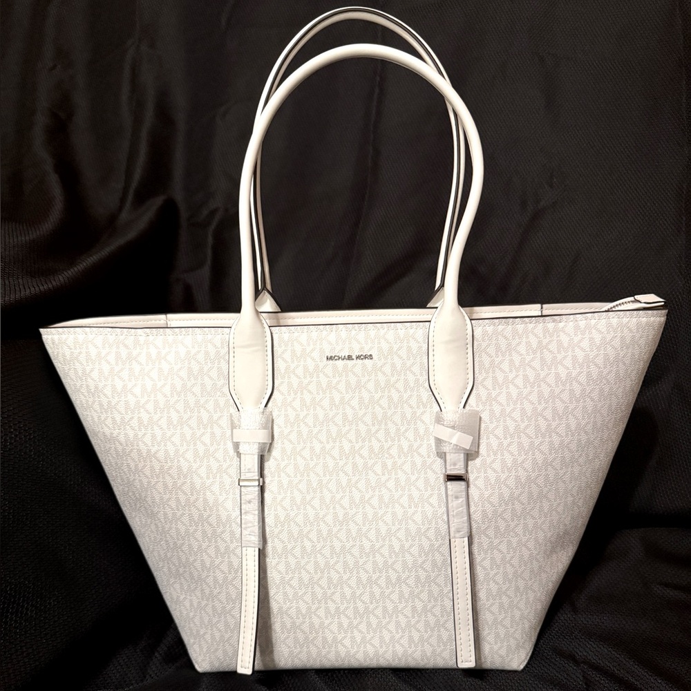 Michael Kors- Moore Large Buckle Tote Bag